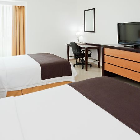 Holiday Inn Express Paraiso - Dos Bocas, An Ihg Hotel Oda fotoğraf
