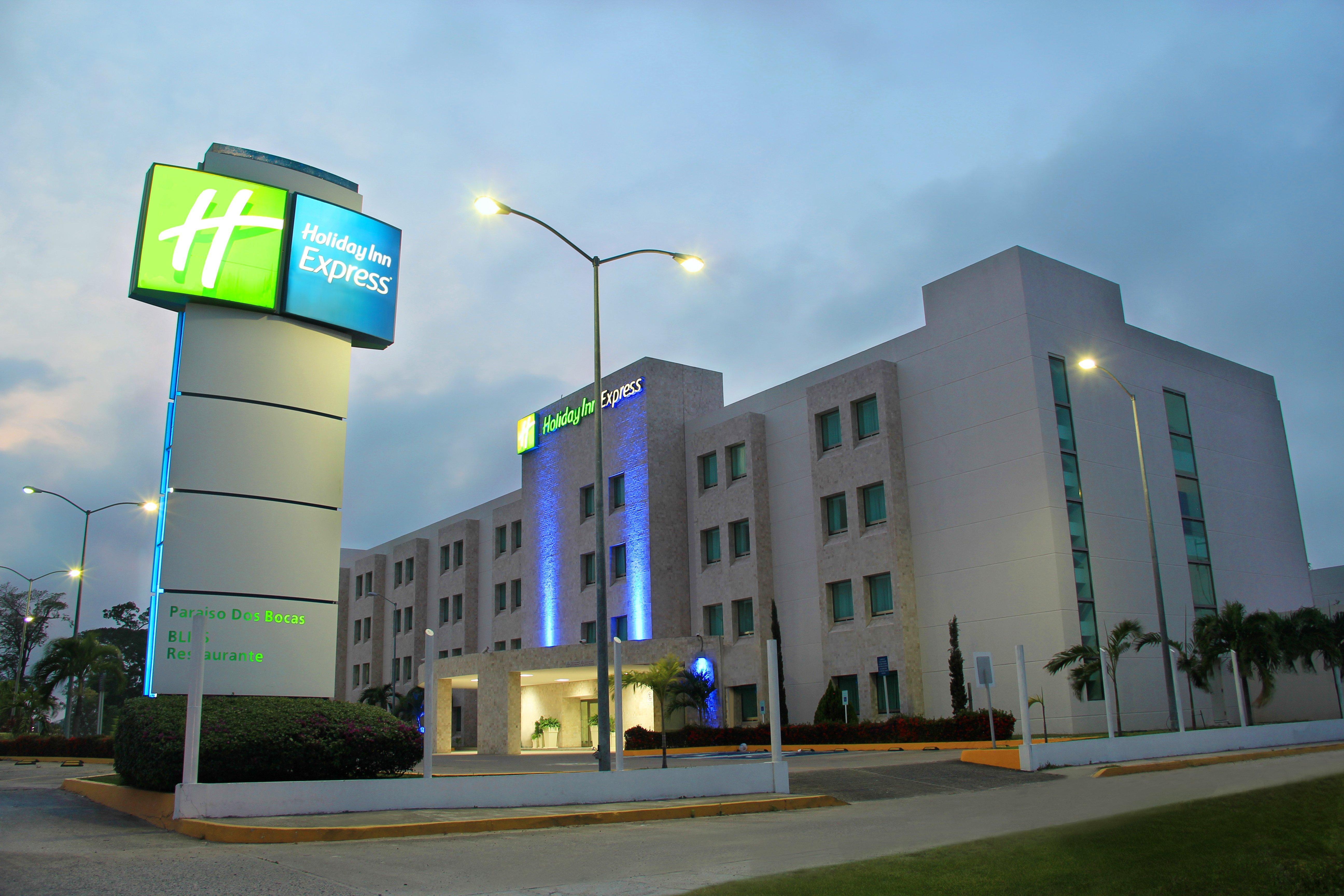 Holiday Inn Express Paraiso - Dos Bocas, An Ihg Hotel Dış mekan fotoğraf